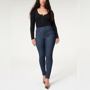 Good American Jeans Always Fits Good size 6-12 Worn Once